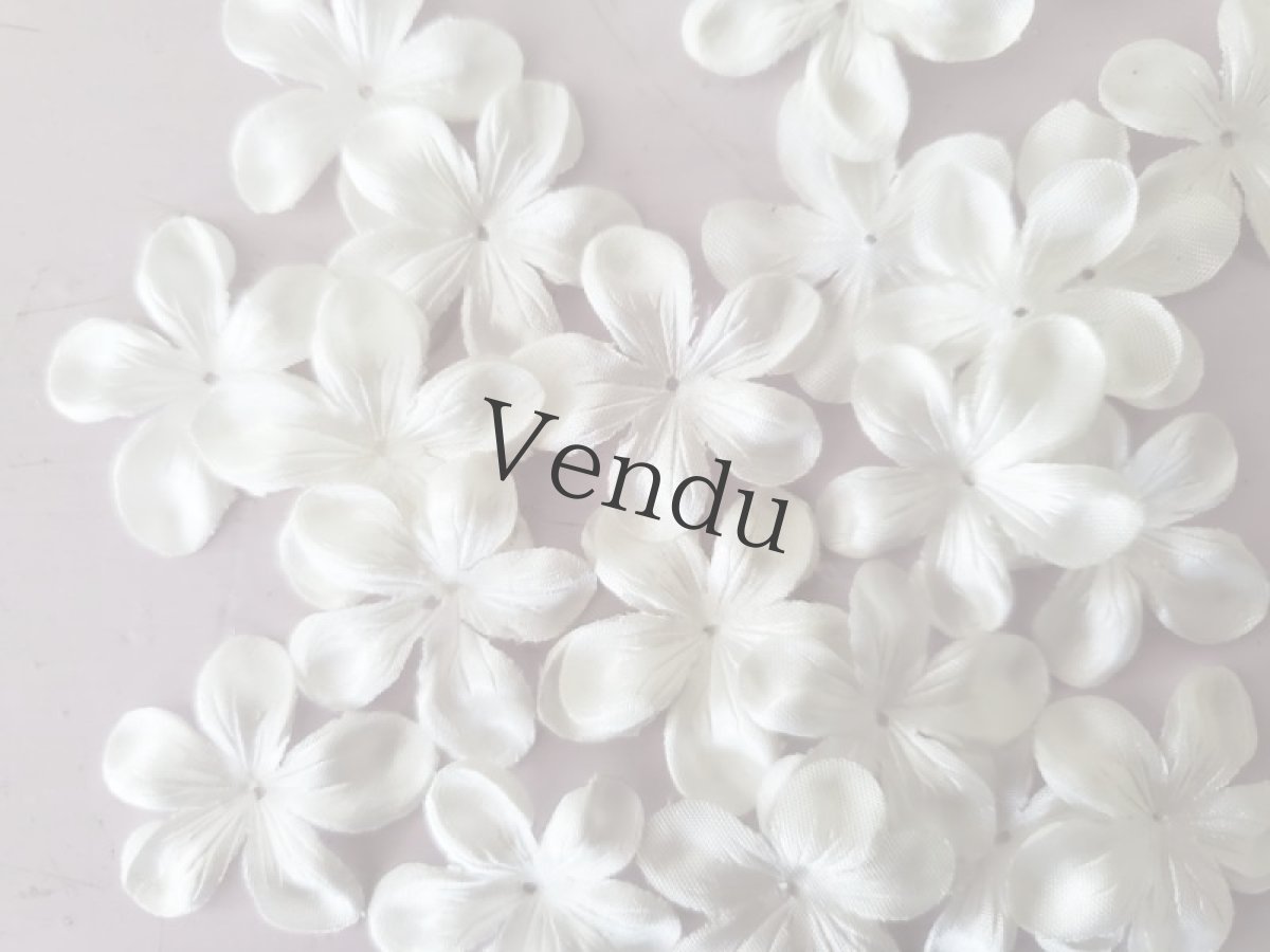 画像2: フランスヴィンテージ　白い布花パーツB 3.0cm 3g (2)