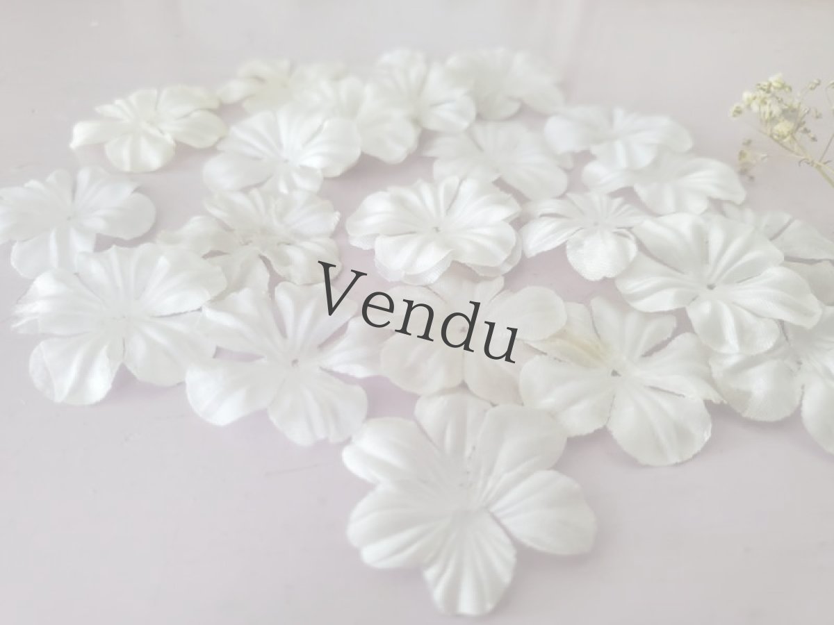 画像4: フランスヴィンテージ　白い布花パーツE 3.4cm 2g (4)