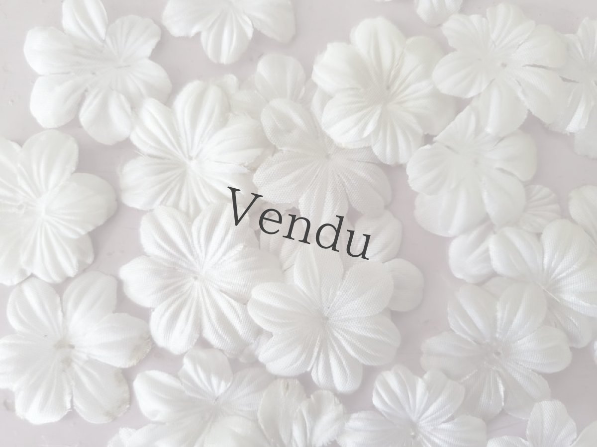 画像2: フランスヴィンテージ　白い布花パーツD 3.4cm 3g (2)