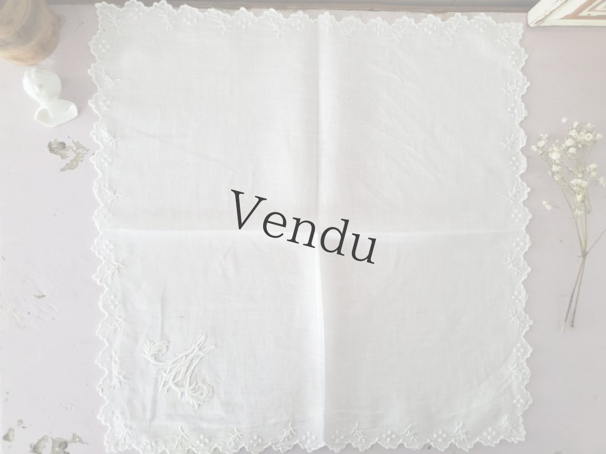 画像3: フランスアンティーク　白糸刺繍ハンカチ　イニシャル刺繍 (3)