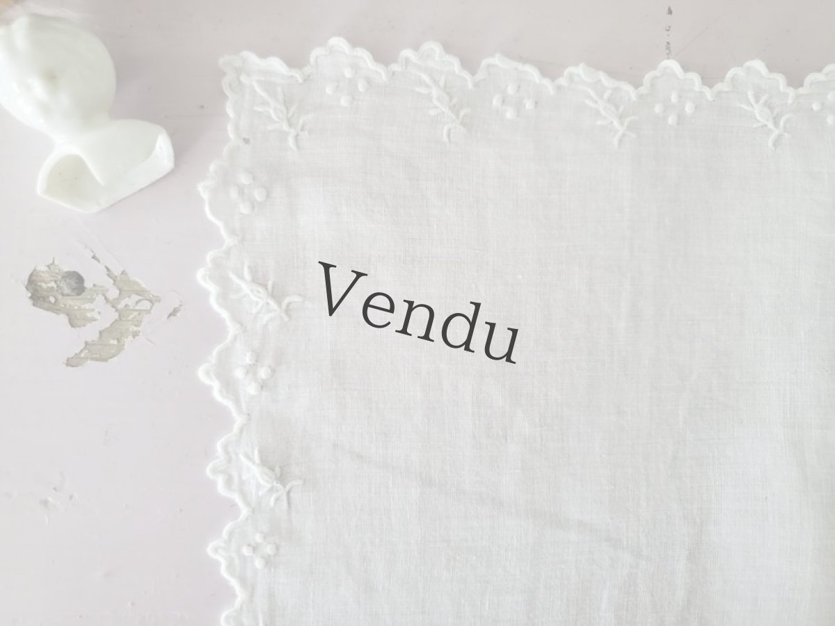 画像5: フランスアンティーク　白糸刺繍ハンカチ　イニシャル刺繍 (5)