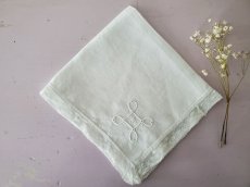 画像2: フランスアンティーク　レースハンカチ　蝶とイニシャル刺繍 (2)