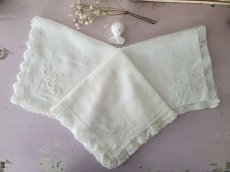 画像5: フランスアンティーク　レースハンカチ　蝶とイニシャル刺繍 (5)