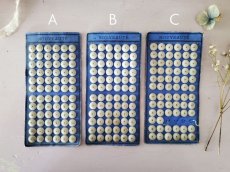 画像5: フランスアンティーク　白ガラスボタンシート 10mm (5)