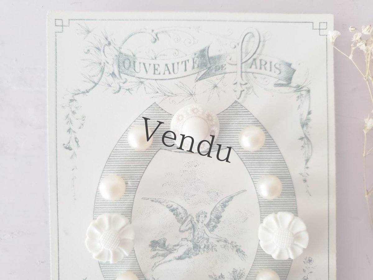 画像2: フランスアンティーク　ガラスパールボタンシート (2)