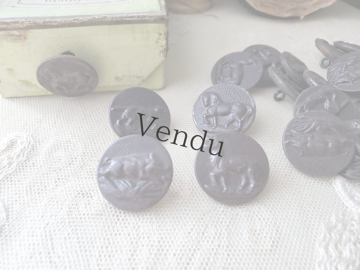 画像7: フランス 1900年代 箱入りハンティングボタン 23mm 18個 (7)