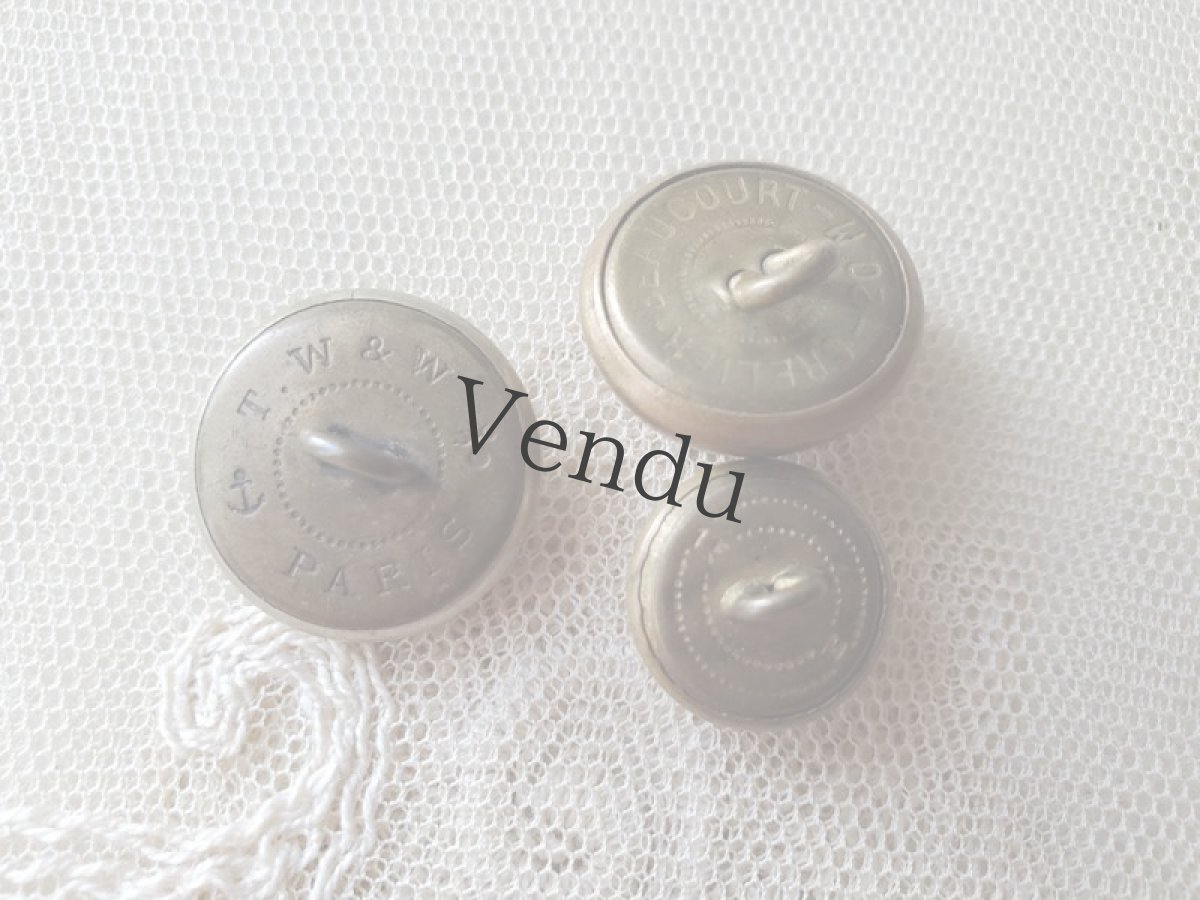 画像4: フランスアンティーク 鉛ボタン 3個セット (4)