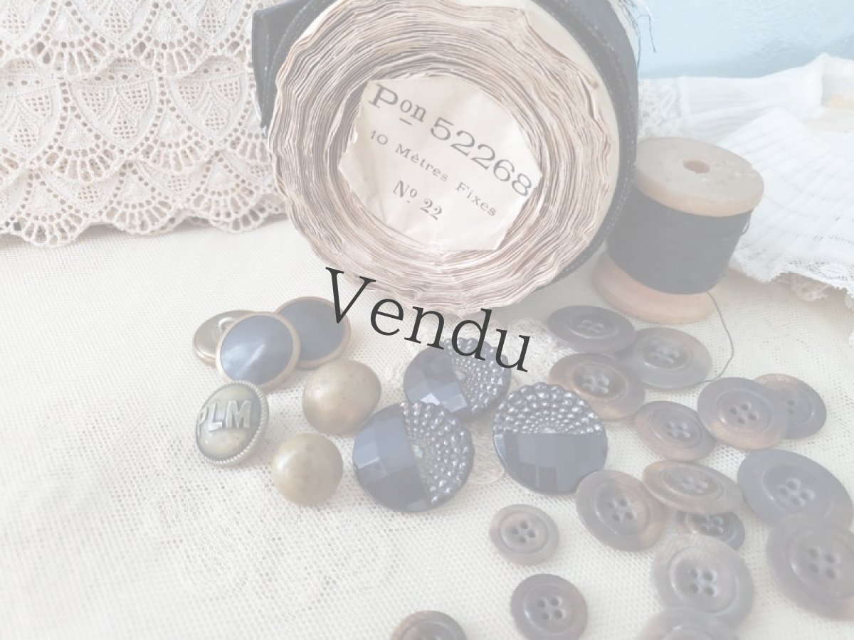 画像5: フランスアンティーク 鉛ボタン 3個セット (5)