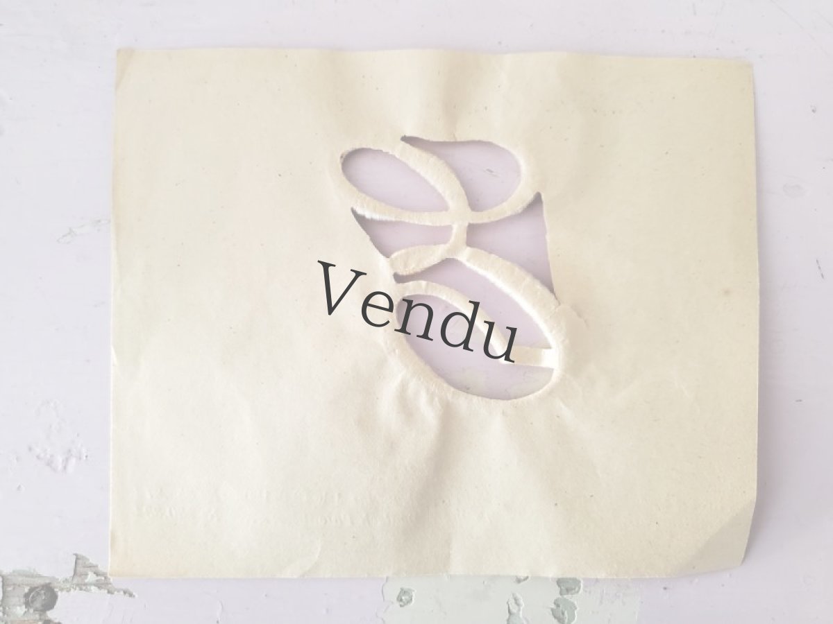 画像3: フランスアンティーク　Plumetis-Express 刺繍イニシャルシート "E" No.5 (3)