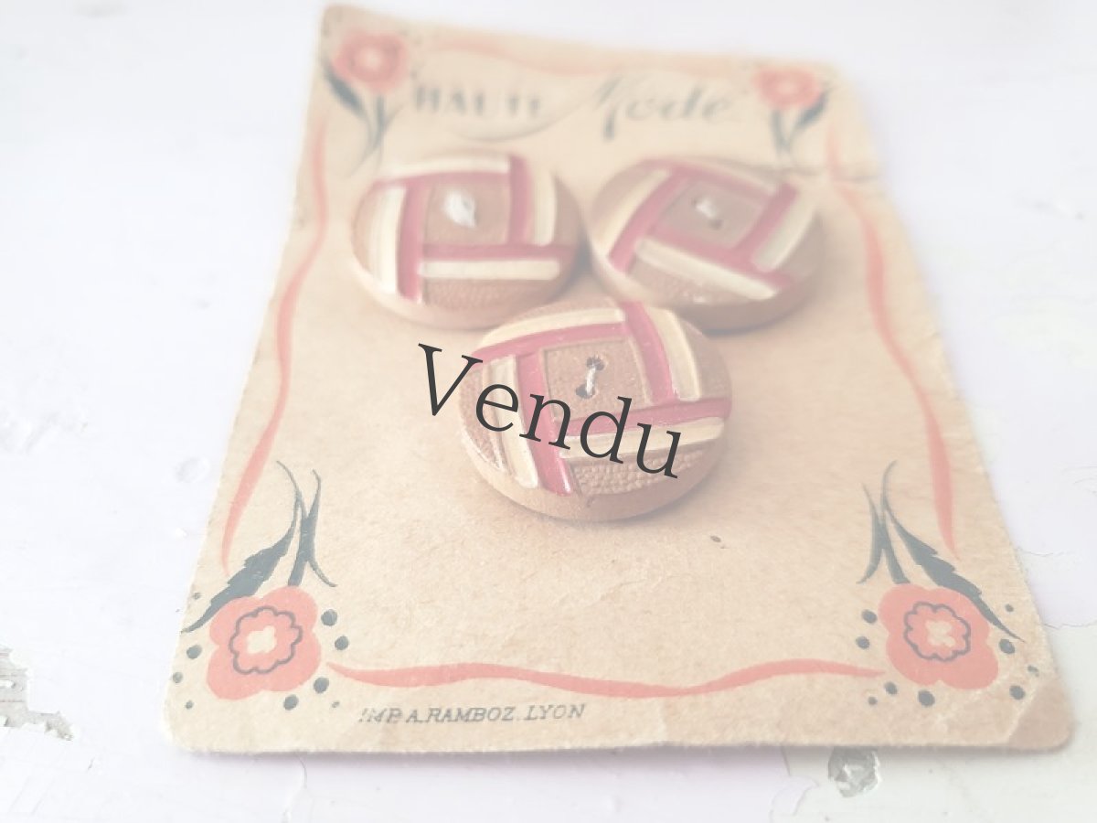 画像4: フランスヴィンテージ　木製ボタンシート 21mm (4)