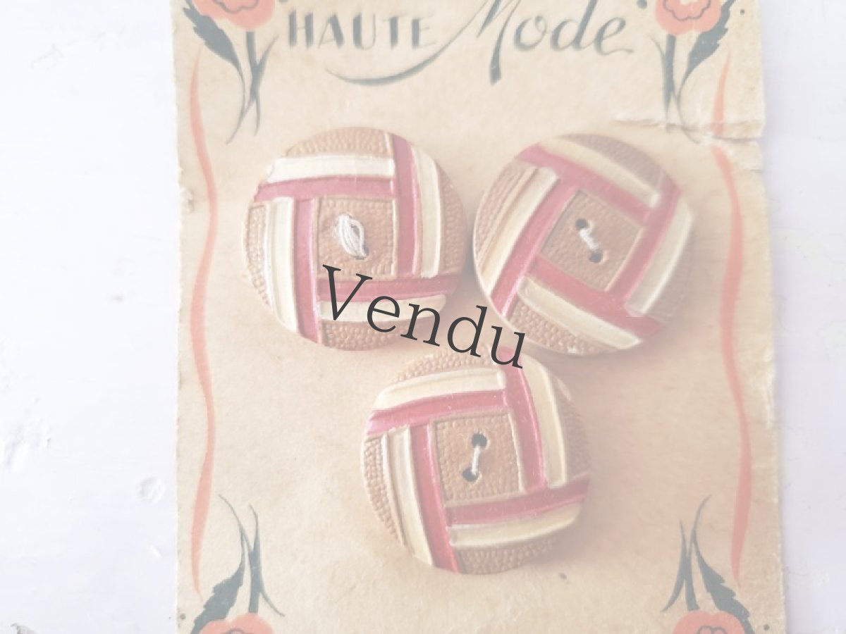 画像2: フランスヴィンテージ　木製ボタンシート 21mm (2)