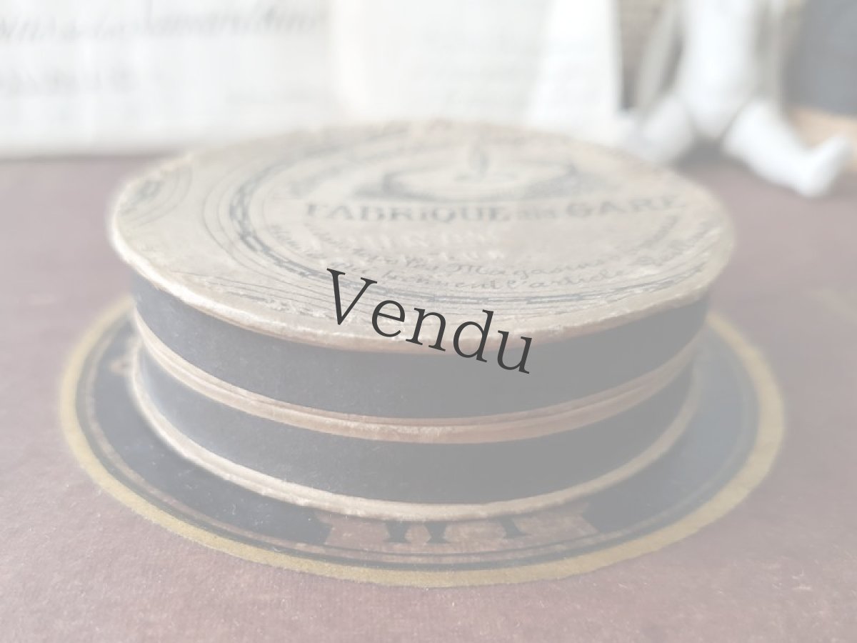 画像7: フランス蚤の市　箱入りボタンセット Noir (7)