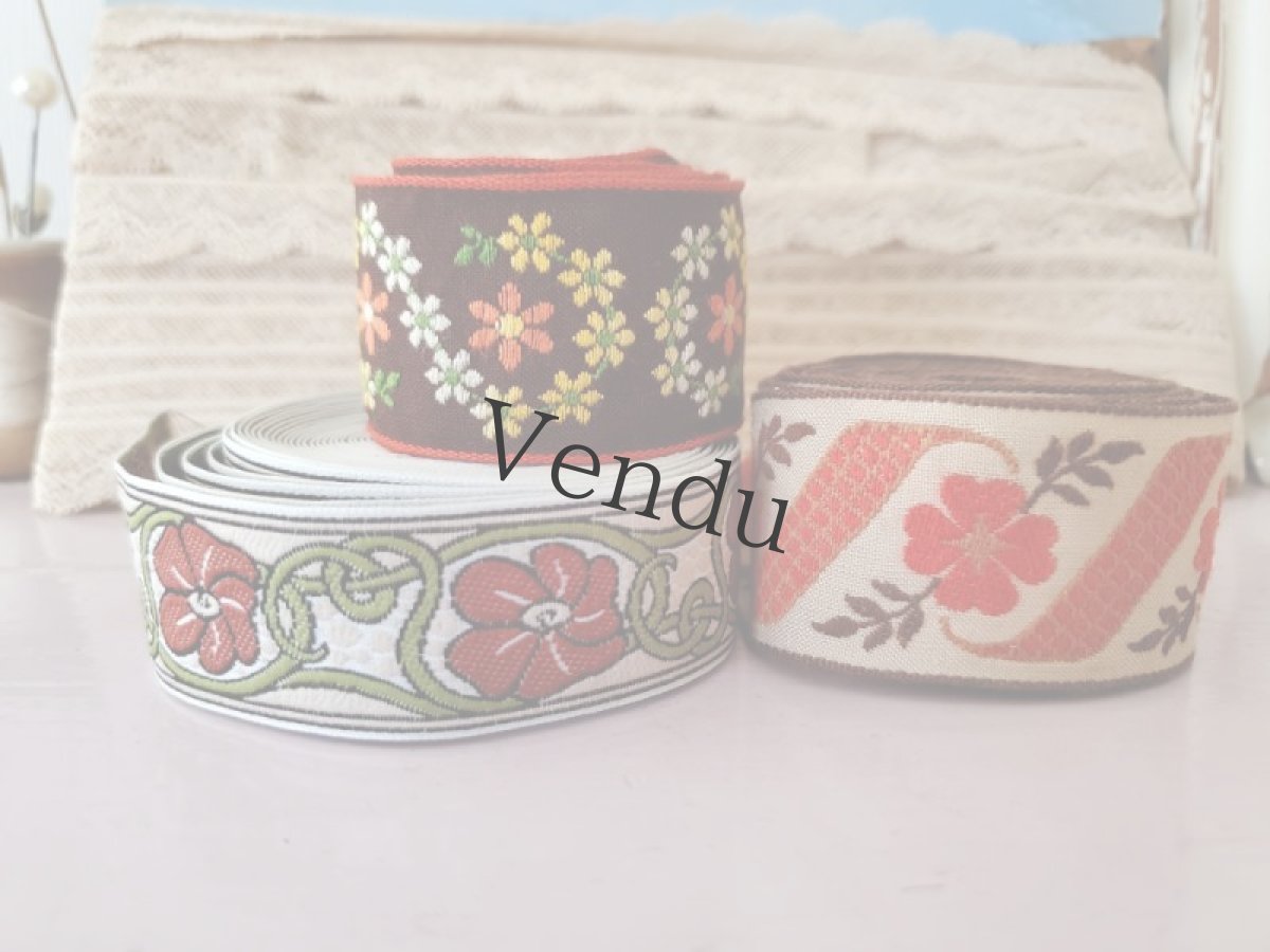 画像5: フランスヴィンテージ 刺繍リボン フォークロアな花柄 白 50cm〜 (5)