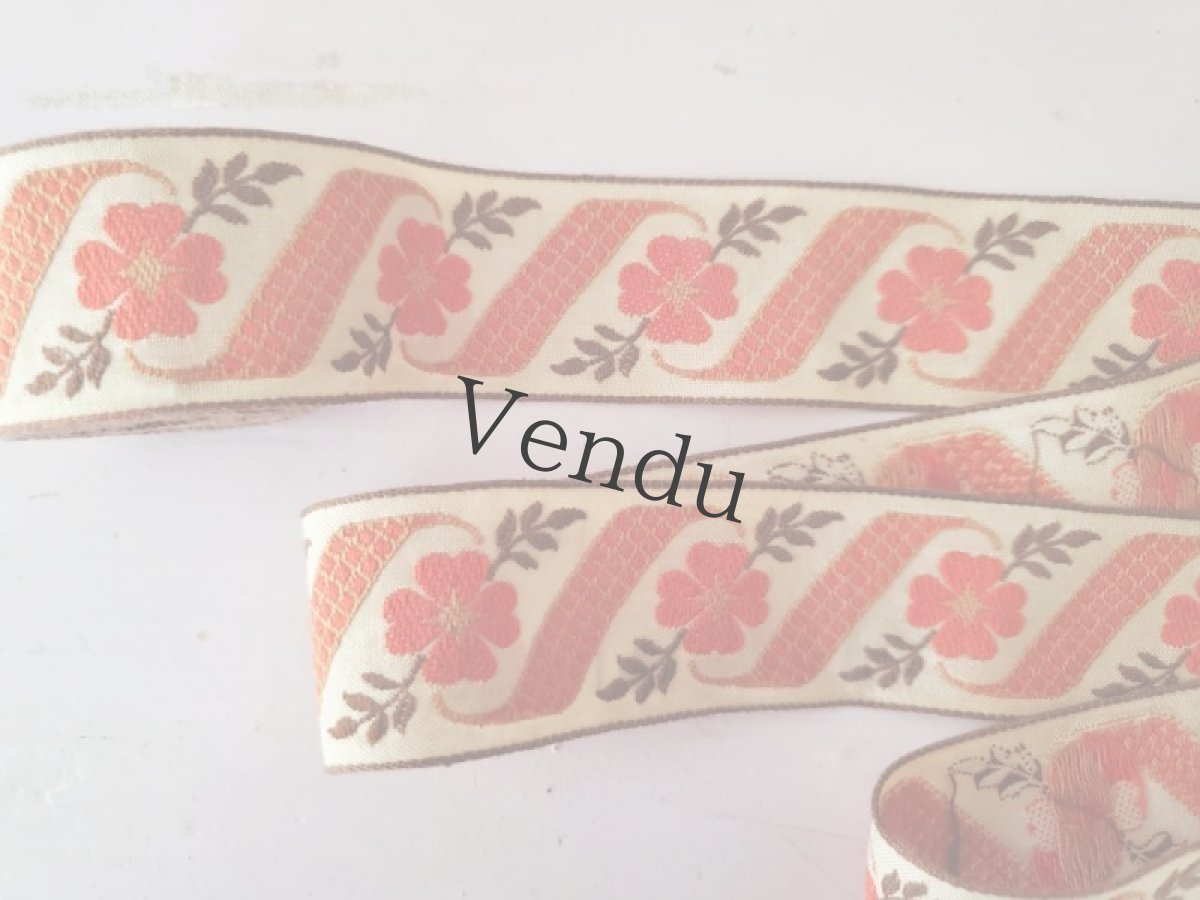 画像1: フランスヴィンテージ 刺繍リボン フォークロアな花柄 ベージュ 50cm〜 (1)