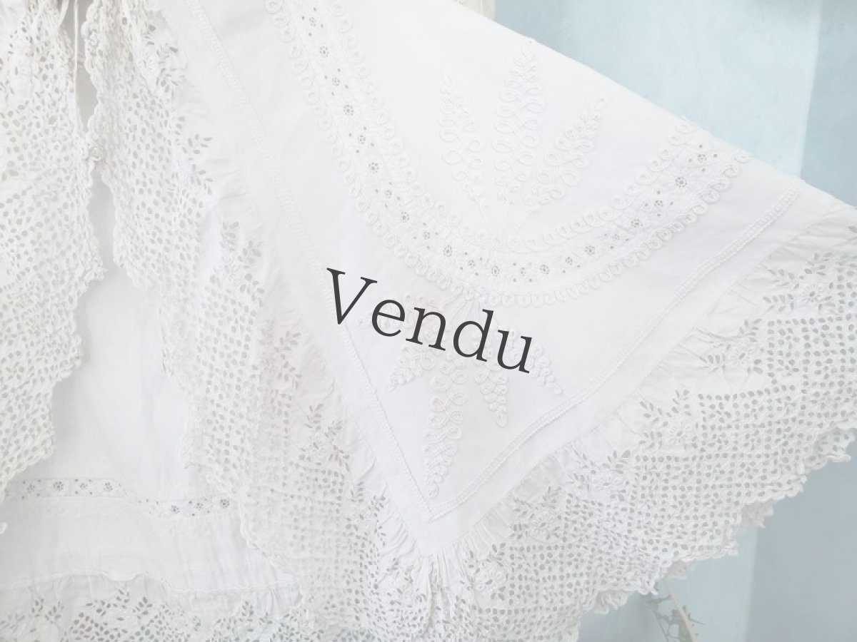 画像2: フランスヴィンテージ　子ども用ケープ Broderie Anglaise (2)