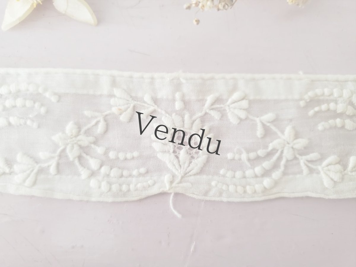 画像2: フランスアンティーク　白糸刺繍　飾りパーツA (2)