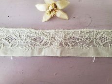 画像1: フランスアンティーク　白糸刺繍　飾りパーツB (1)