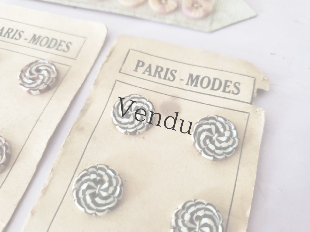 画像3: フランスアンティーク　ガラリットボタンシート 14mm ２枚セット (3)