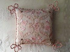 画像1: フランスアンティーク　ハットピン用 コード刺繍のピンクッション Rose (1)