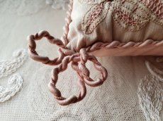 画像5: フランスアンティーク　ハットピン用 コード刺繍のピンクッション Rose (5)