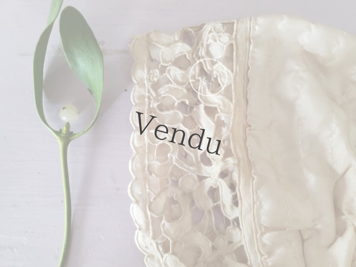 画像10: フランスアンティーク　ヤドリギのリシュリュー刺繍 小さなボネ　 (10)