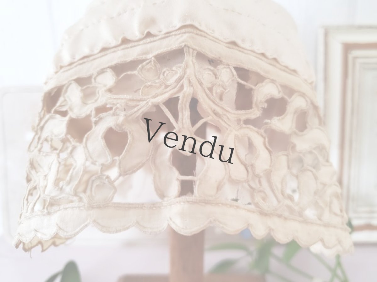 画像8: フランスアンティーク　ヤドリギのリシュリュー刺繍 小さなボネ　 (8)