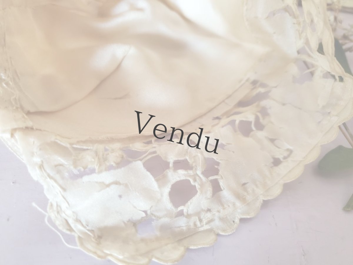 画像9: フランスアンティーク　ヤドリギのリシュリュー刺繍 小さなボネ　 (9)