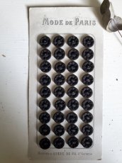 画像2: フランス 1900年前後　布製ボタンシート MODE DE PARIS 18mm (2)