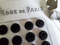 画像1: フランス 1900年前後　布製ボタンシート MODE DE PARIS 16mm (1)