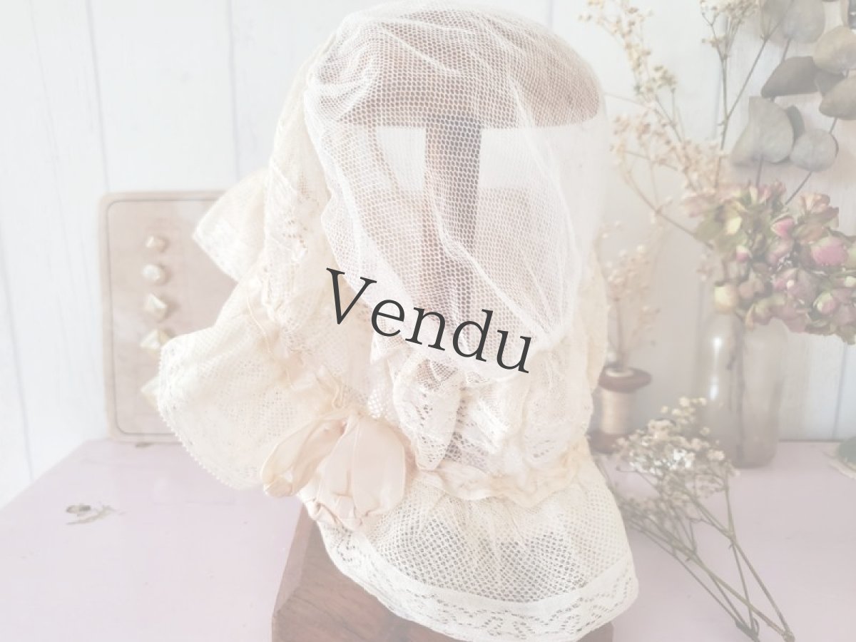 画像7: フランスアンティーク　チュールレースとモチーフ 小さなボネ　 (7)