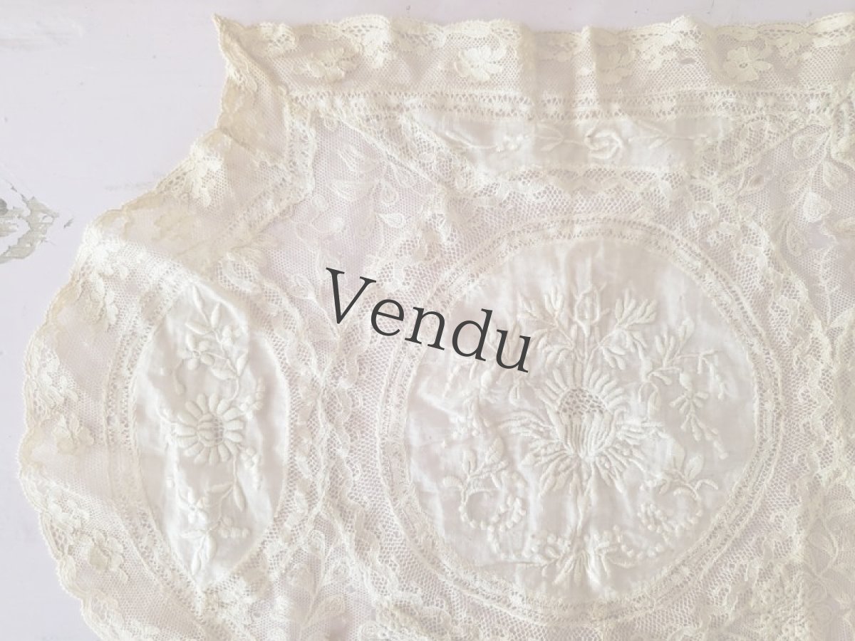 画像2: フランスアンティーク　ノルマンディレースのドイリー (2)