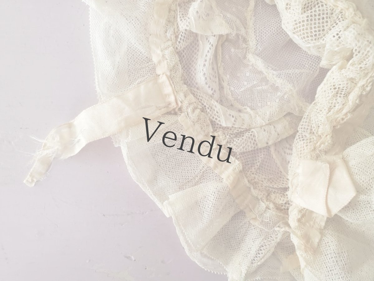 画像11: フランスアンティーク　チュールレースとモチーフ 小さなボネ　 (11)