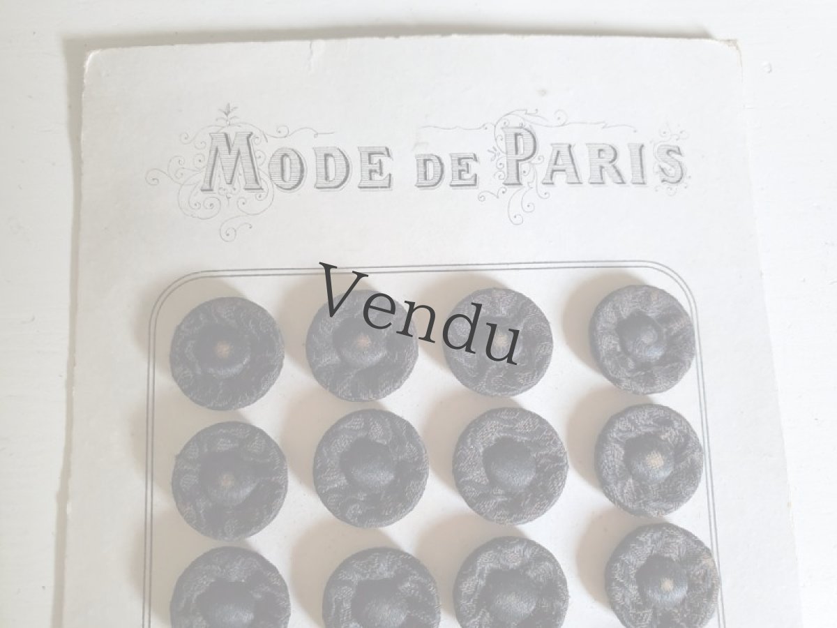 画像3: フランス 1900年前後　布製ボタンシート MODE DE PARIS 18mm (3)