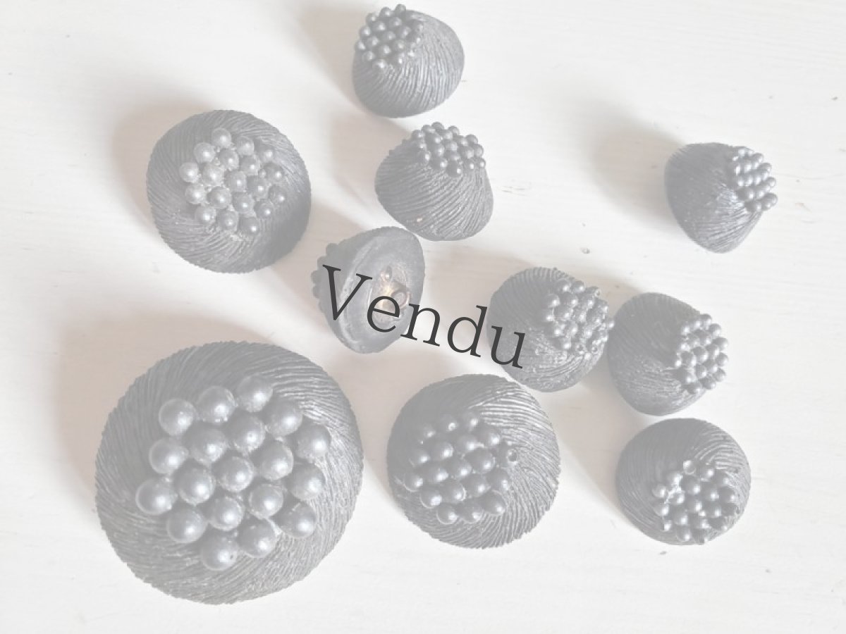 画像2: フランス 1900年前後　黒ボタン 10個セット 17-32mm (2)