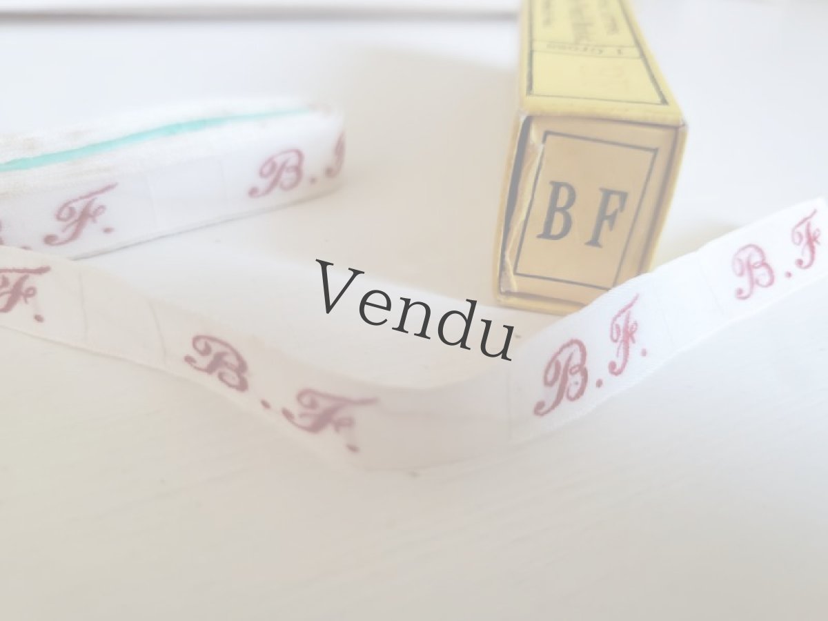 画像5: フランスアンティーク　イニシャルテープ 《BF》箱入り (5)