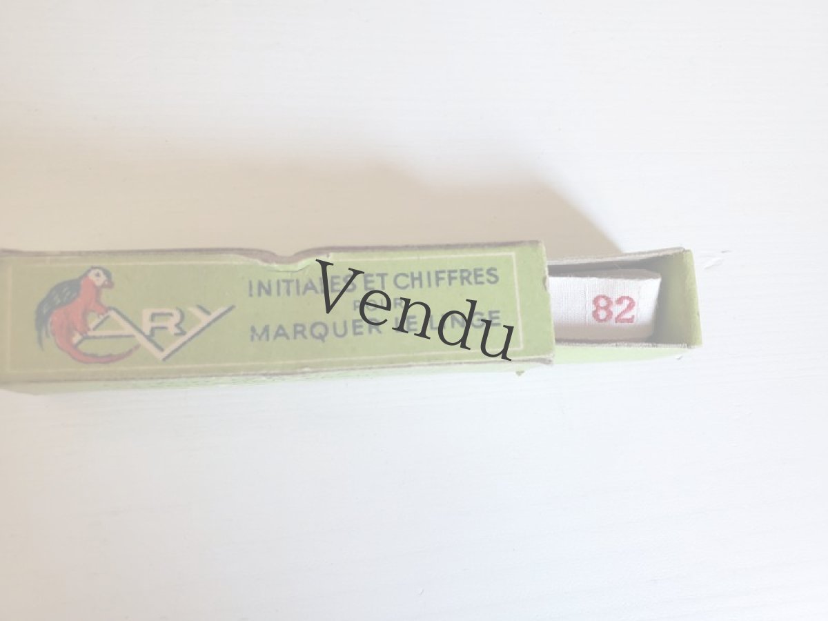画像4: フランスアンティーク　数字刺繍テープ 《82》箱入り (4)