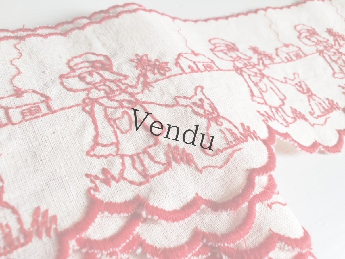 画像2: フランスヴィンテージ　刺繍リボントリム　少女と犬 103cm(13絵柄分)〜 (2)