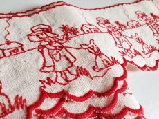 画像2: フランスヴィンテージ　刺繍リボントリム　少女と犬 103cm(13絵柄分)〜 (2)