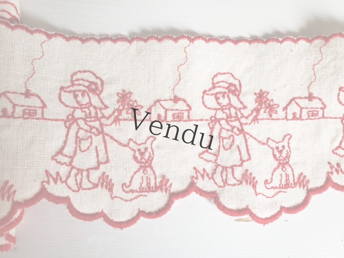画像3: フランスヴィンテージ　刺繍リボントリム　少女と犬 103cm(13絵柄分)〜 (3)