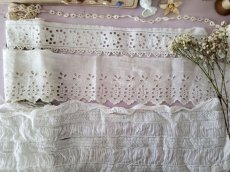 画像8: フランスアンティーク　小花の白糸刺繍 はぎれ 165cm (8)