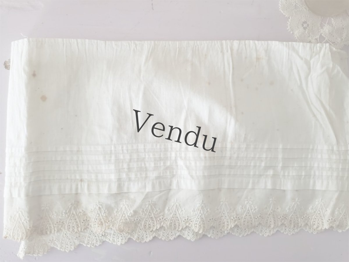 画像1: フランスアンティーク　カットワーク刺繍 幅広はぎれ 96cm (1)
