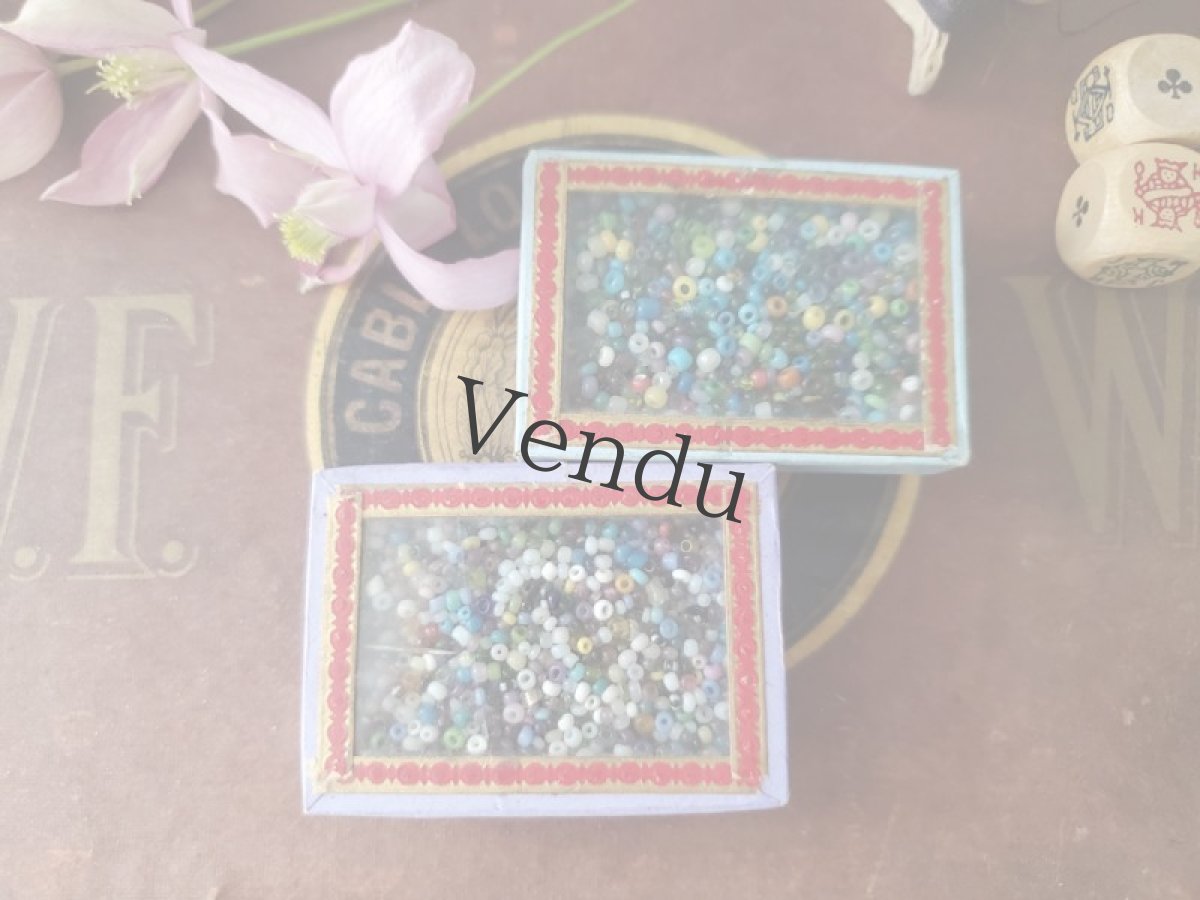 画像9: フランスアンティーク ガラスの蓋の紙箱入りビーズ ≪ラベンダー≫ (9)