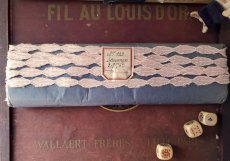 画像2: フランスアンティーク　ラベルつき刺繍リボン サーモンピンク 27m60cm (2)