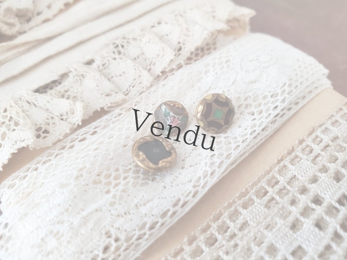 画像3: フランス1900年前後 極小ボタン 3個セットA (3)