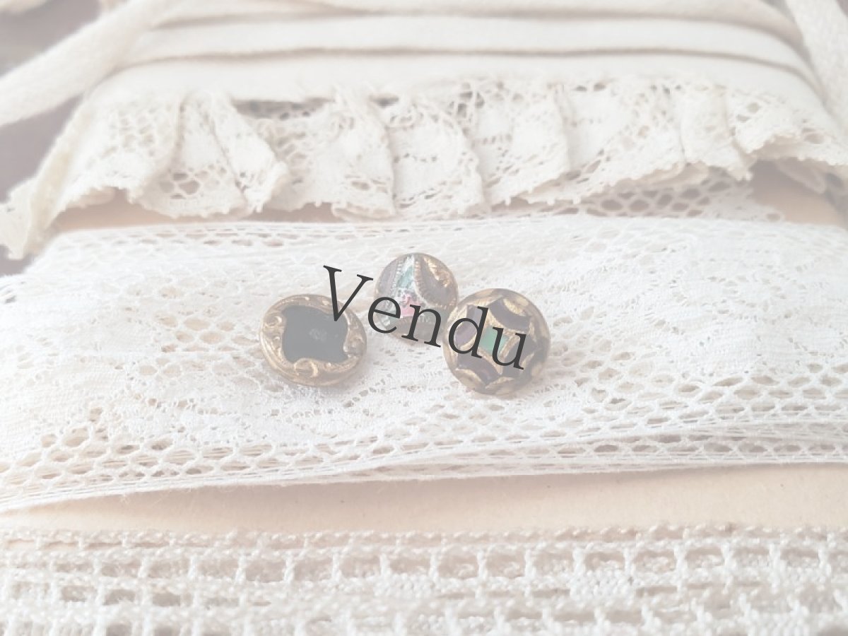 画像4: フランス1900年前後 極小ボタン 3個セットA (4)