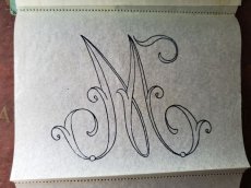 画像4: フランス 1900年前後 イニシャル刺繍シート Sèrie2《M》L.V. (4)