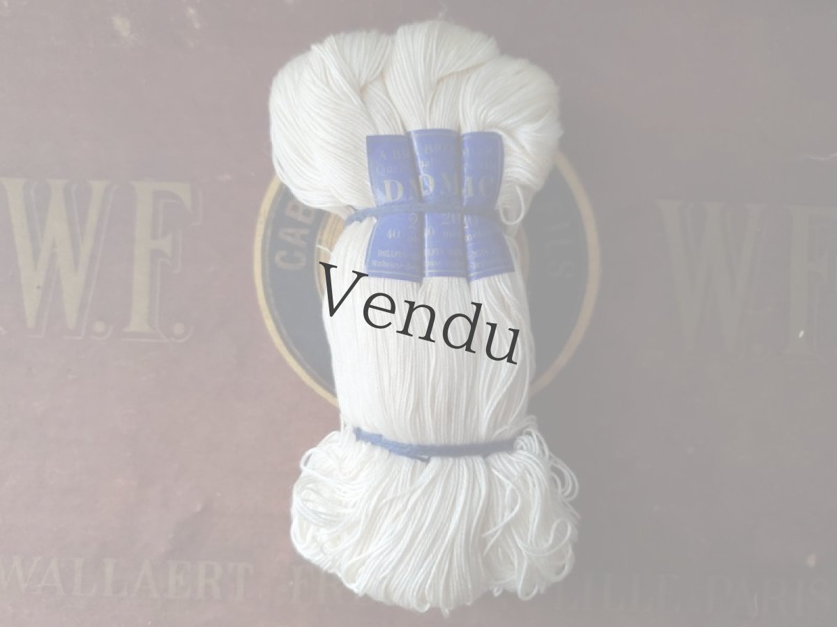画像1: フランスヴィンテージ　刺繍糸たば 《白／20番》 DMC (1)