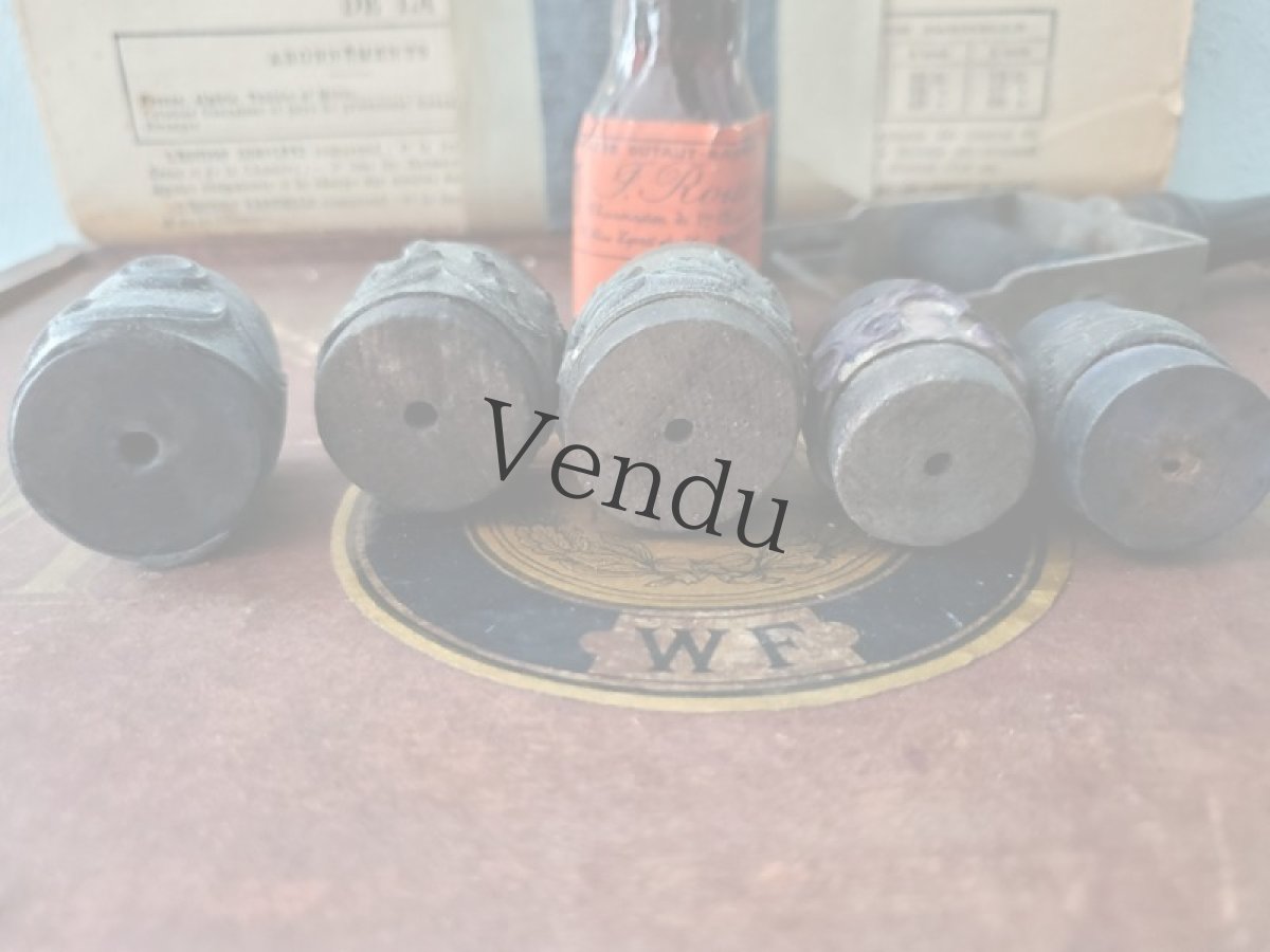 画像2: フランス 1900年前後 刺繍木製スタンプ 5こセット24-29mm (2)