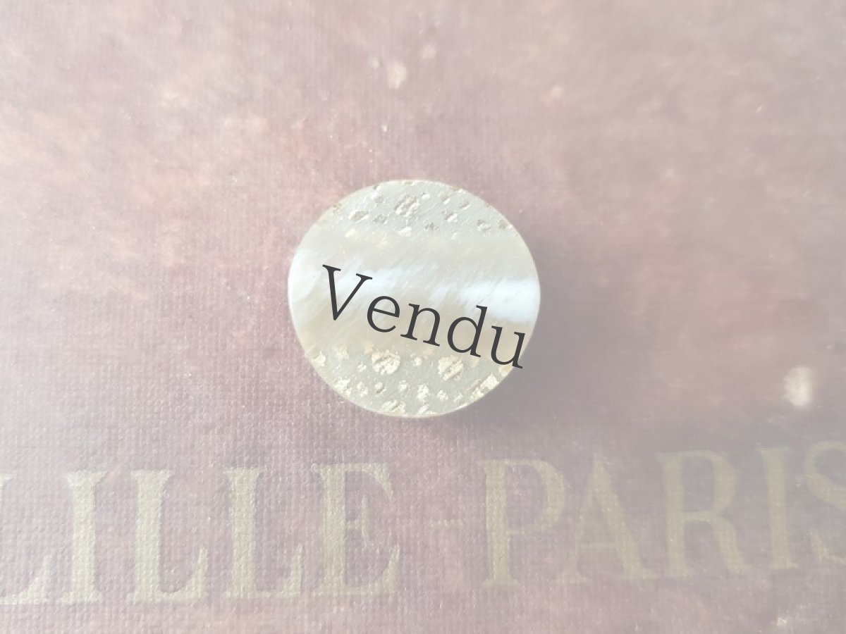 画像1: フランス 1980年- 金箔入りボタン 18mm (1)
