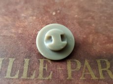 画像3: フランス 1980年- 金箔入りボタン 18mm (3)